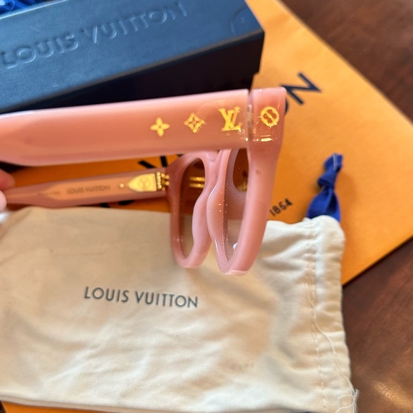 Louis Vuitton monogram sunglasses - Picture 8 of 16